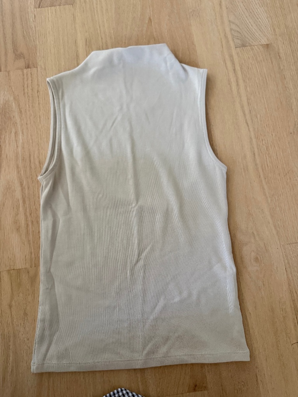 Zara mock-neck top never worn!